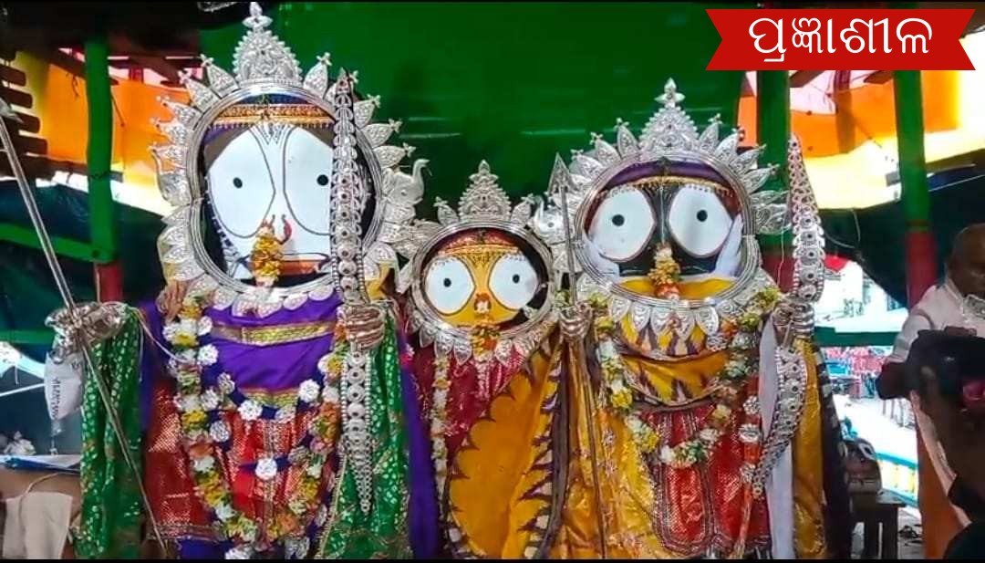 ତୁଳସୀକ୍ଷେତ୍ରରେ ରୂପା ଅଳଙ୍କାର ରେ ରଘୁନାଥ ବେଶରେ ସଜେଇ ହୁଅନ୍ତି ଶ୍ରୀଜୀଉ
