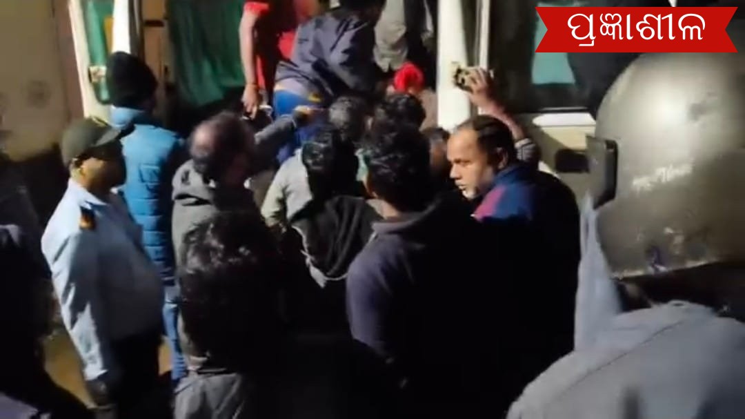 ହାଇୱା ଧକ୍କାରେ ଜଣେ ବାଇକ ଆରୋହୀ ମୃତ ଜଣେ ଗୁରୁତର ।