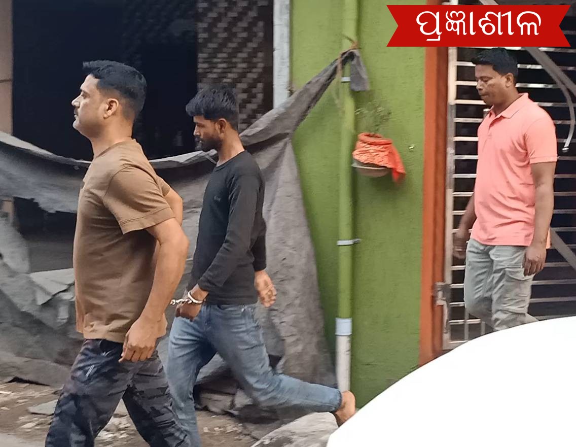 ପାରାଦୀପ ତାରିଣୀଗଡ଼ା ଚାରି ମହଲା ଘର ତଳୁ ଅର୍ଦ୍ଧ ଉଲଗ୍ନ ଯୁବତୀଙ୍କ ଶବ ମିଳିବା ଘଟଣା